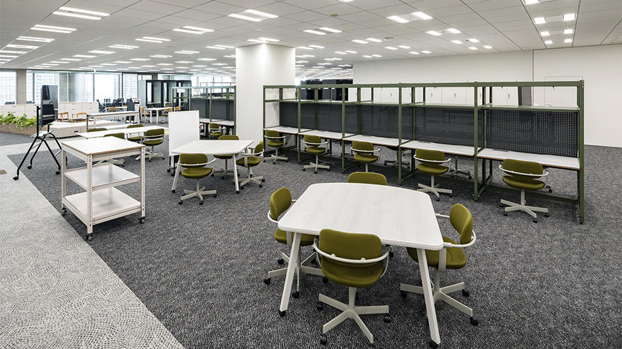 執務エリア(チームキャンプ)