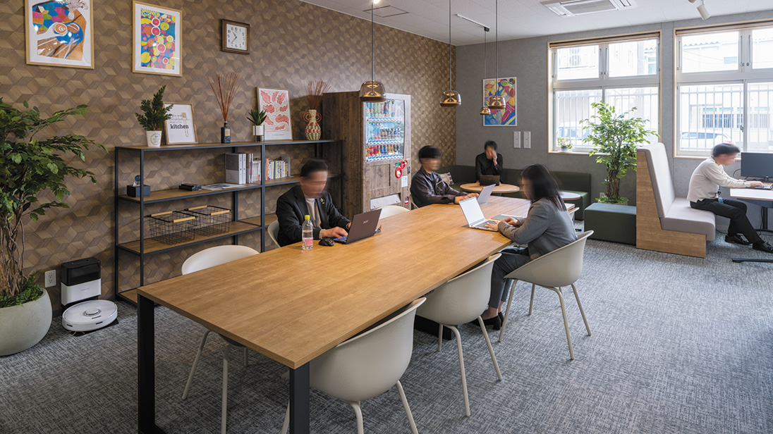 カフェラウンジ