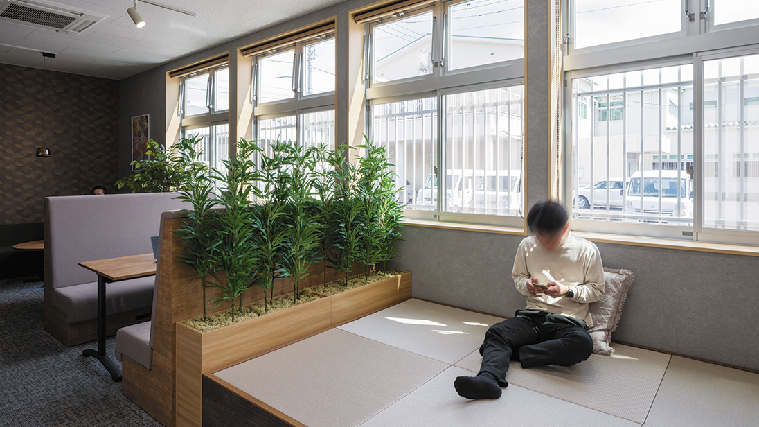 カフェラウンジ