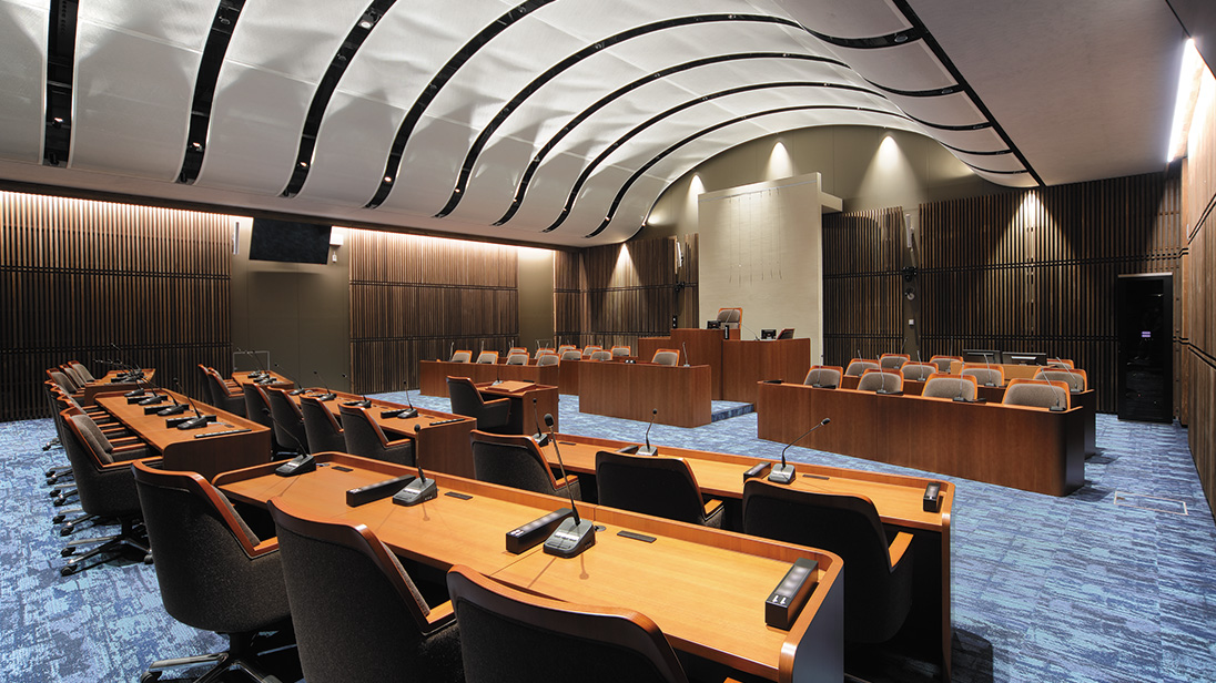 市議会議場