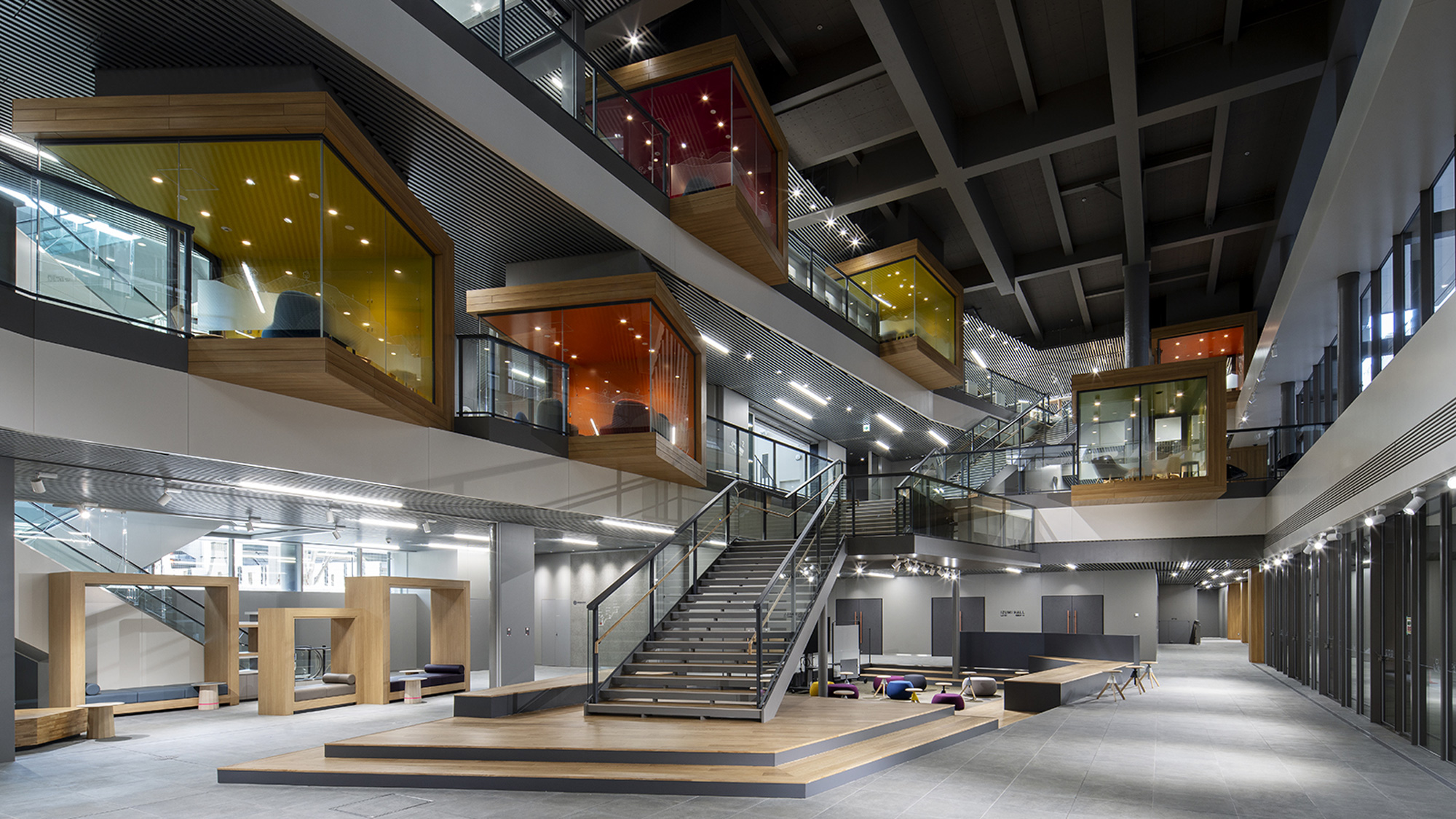 エントランスホール