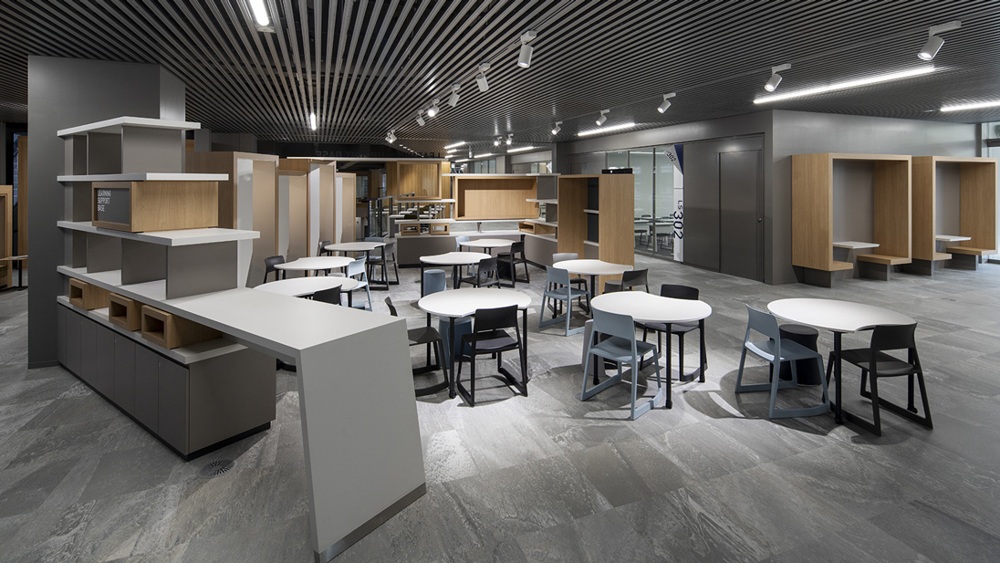 プレゼンテーションラウンジ