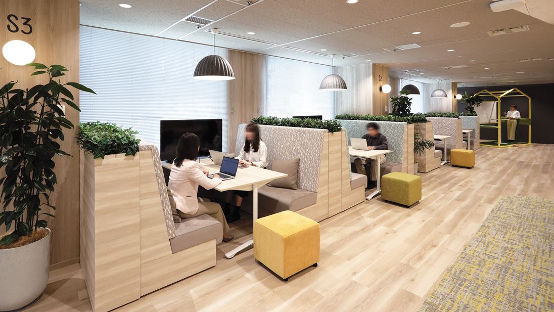 ワークラウンジ(ファミレス席)