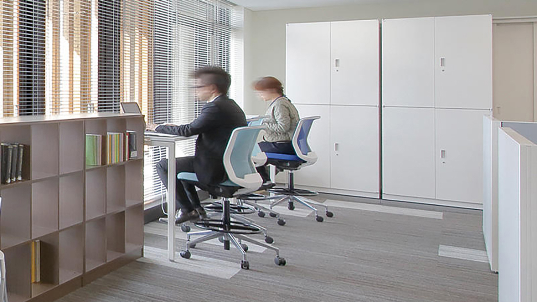 窓面カウンター型ワークエリア