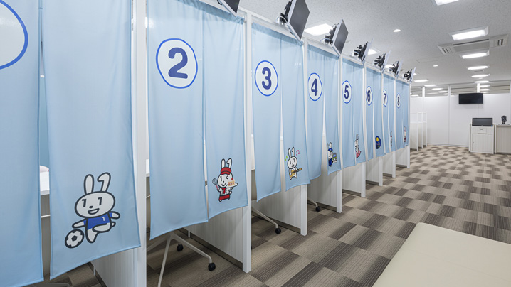 世田谷マイナンバーカードセンター及び世田谷区総合支所・区内出先機関10拠点 窓口カウンター