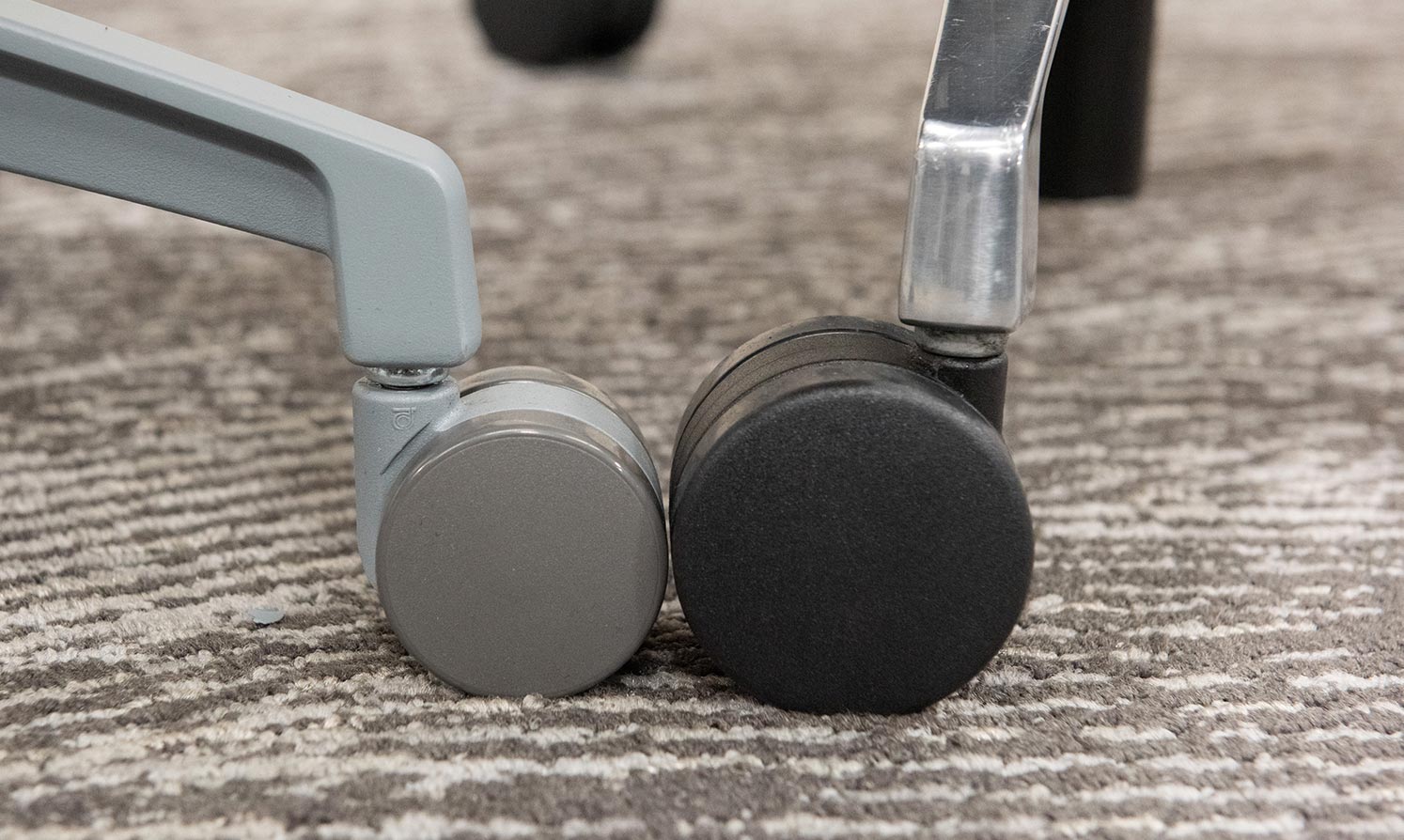 新・旧キャスターの比較