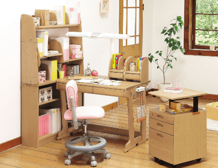 書棚と机とワゴンそれぞれを自由に配置できる「フリーワンデスク」 書棚と机とワゴンそれぞれを自由に配置できる「フリーワンデスク」