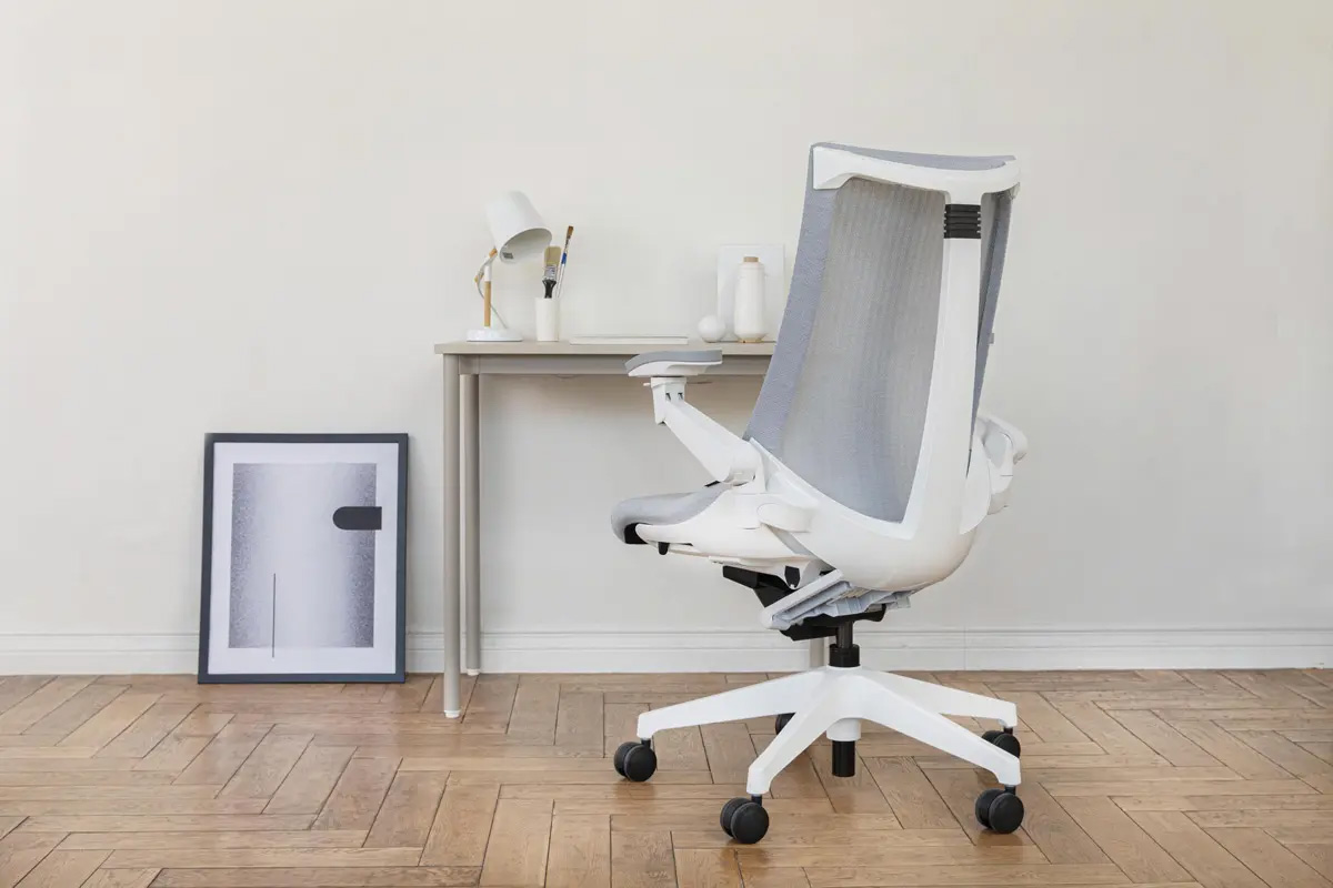 お気に入りの家具探しのヒントに在宅向けファニチャーレーベル『workers BOOKMARK』誕生