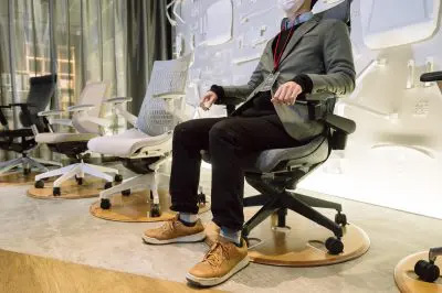 お尻を包み込むようなバケットタイプのシート形状が、特徴の1つ お尻を包み込むようなバケットタイプのシート形状が、特徴の1つ