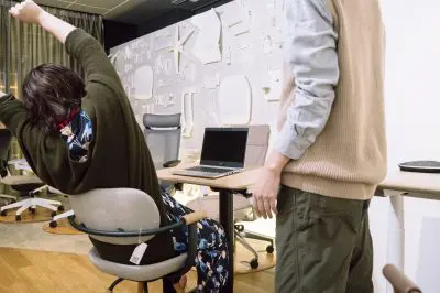 狭い場所でも気持ちよく伸びができます 狭い場所でも気持ちよく伸びができます