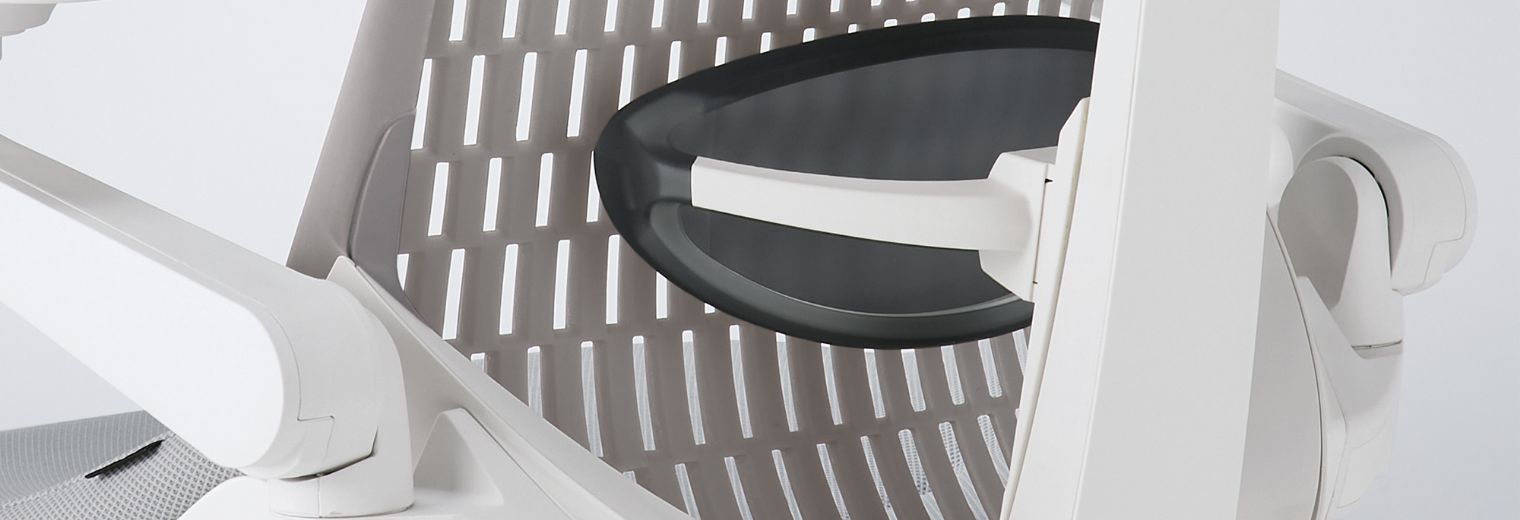 身体にフィットする背座の形状 身体にフィットする背座の形状