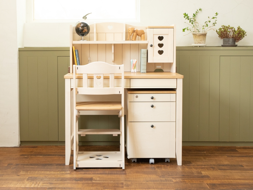 「ありのまま」の天然素材がつくる木目の豊かな表情 「ありのまま」の天然素材がつくる木目の豊かな表情