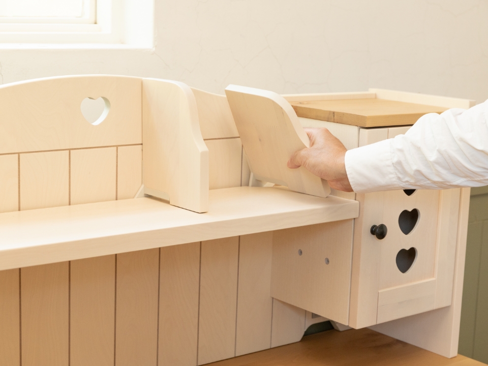 ブックエンドのように本をしっかり固定できます ブックエンドのように本をしっかり固定できます