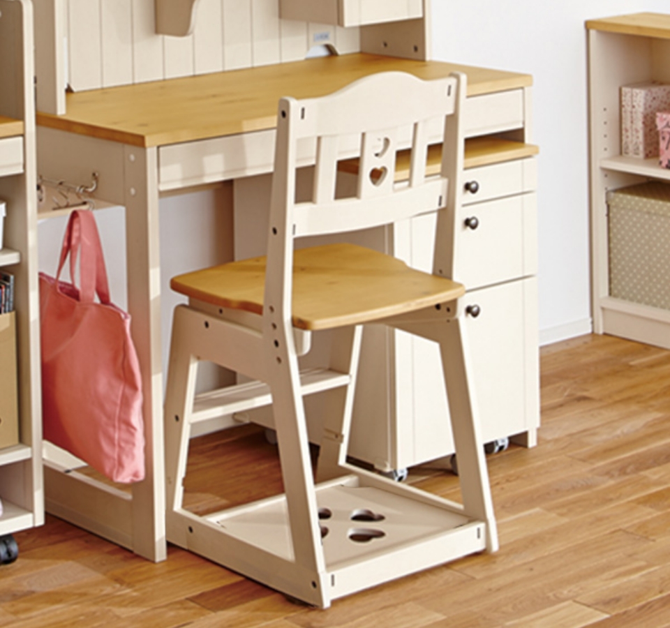 カモミール学習チェアの特徴 カモミール学習チェアの特徴