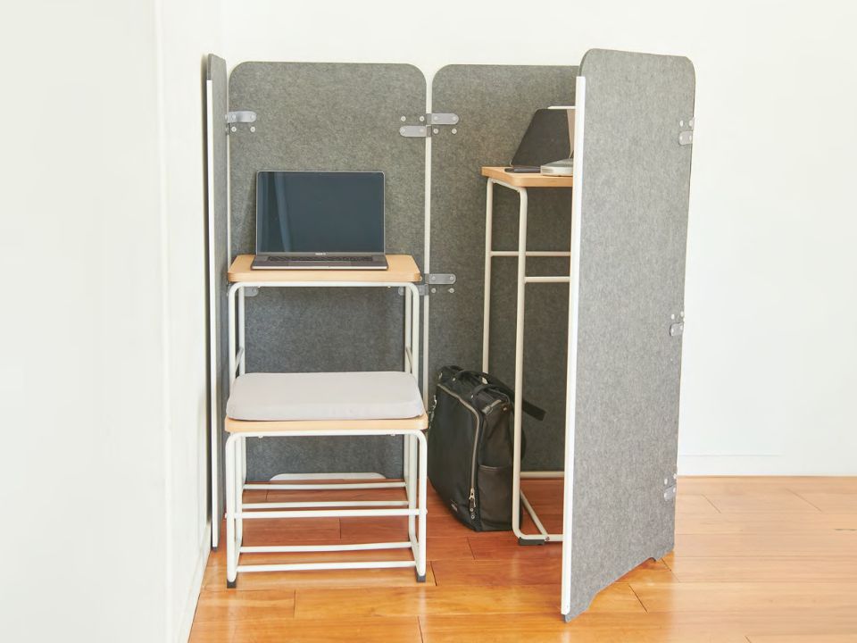 パーテーションを使って簡易個室に パーテーションを使って簡易個室に