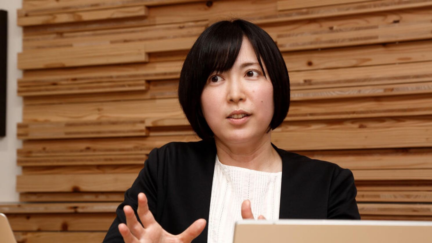 インタビューの様子 インタビューの様子