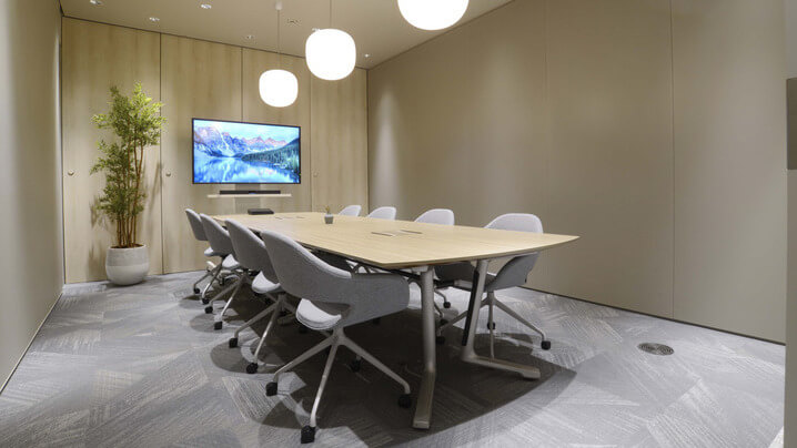 会議室のレイアウト、配置を決めるコツ！ハイブリッドワーク時代の最適解とは？