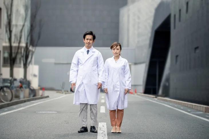 最前線で、コロナと戦う人々へ。医療従事者を感染リスクから守る、新発想のツールとは 最前線で、コロナと戦う人々へ。医療従事者を感染リスクから守る、新発想のツールとは