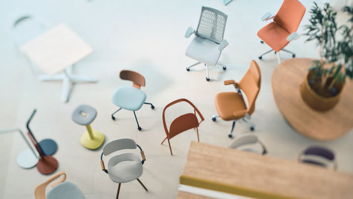 疲れないオフィスチェアの選び方！機能や素材の違い、買い替えのタイミングとは