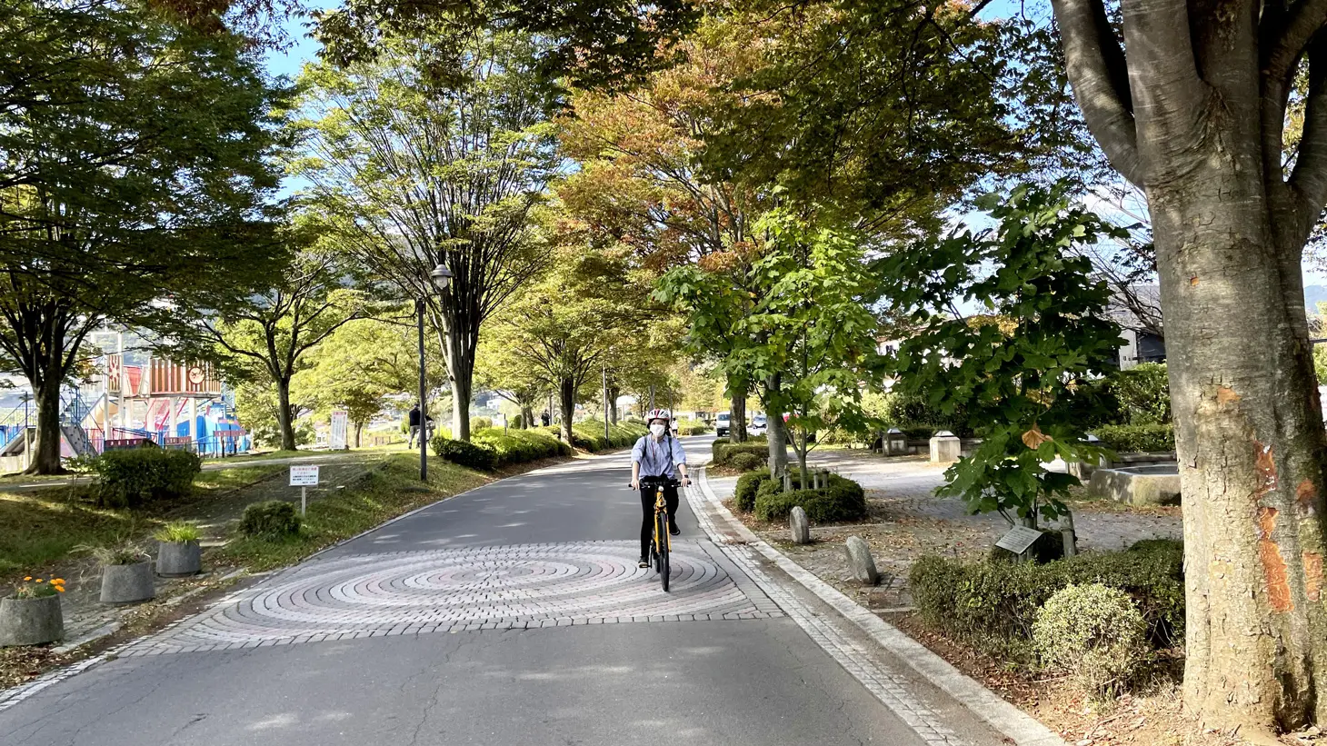 e-バイクの無料貸出を利用してサイクリング e-バイクの無料貸出を利用してサイクリング