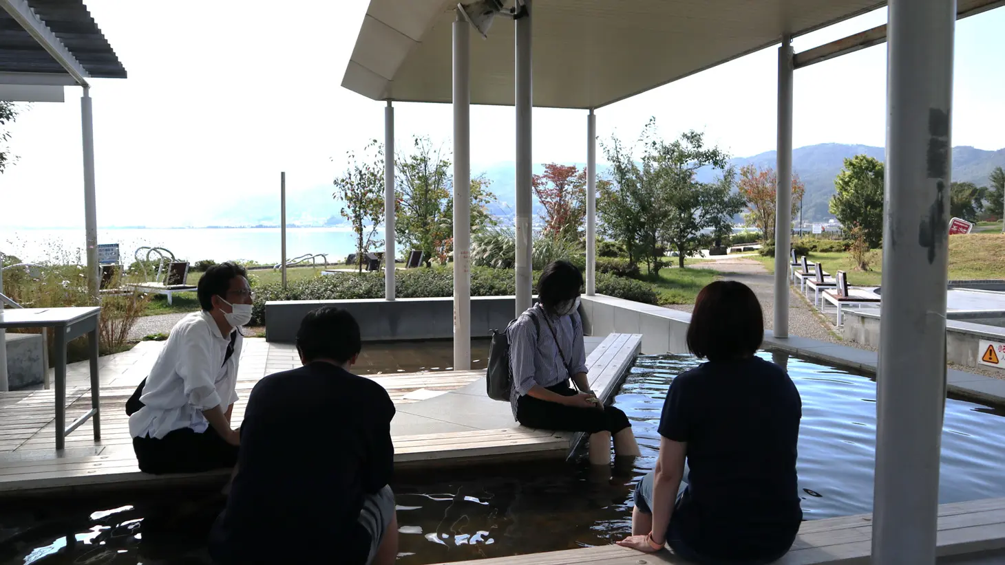 諏訪湖沿いにある足湯スポット 諏訪湖沿いにある足湯スポット
