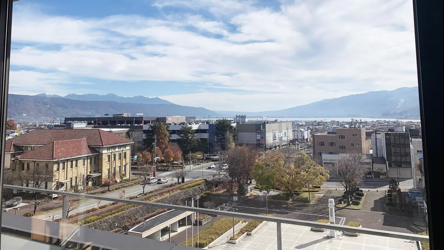 岡谷市役所 上層階応接室からの見晴らし 岡谷市役所 上層階応接室からの見晴らし