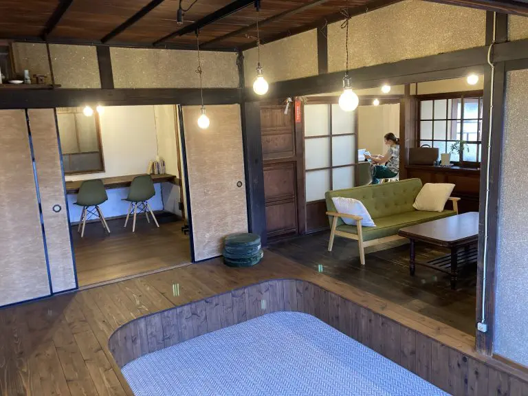 コワーキング「鍬と本」 コワーキング「鍬と本」