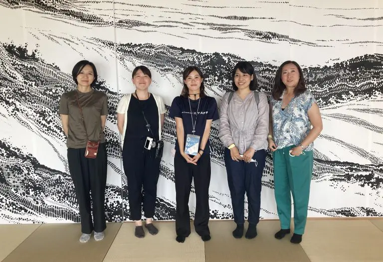 男木島担当の木田さんとイトーキチーム 男木島担当の木田さんとイトーキチーム