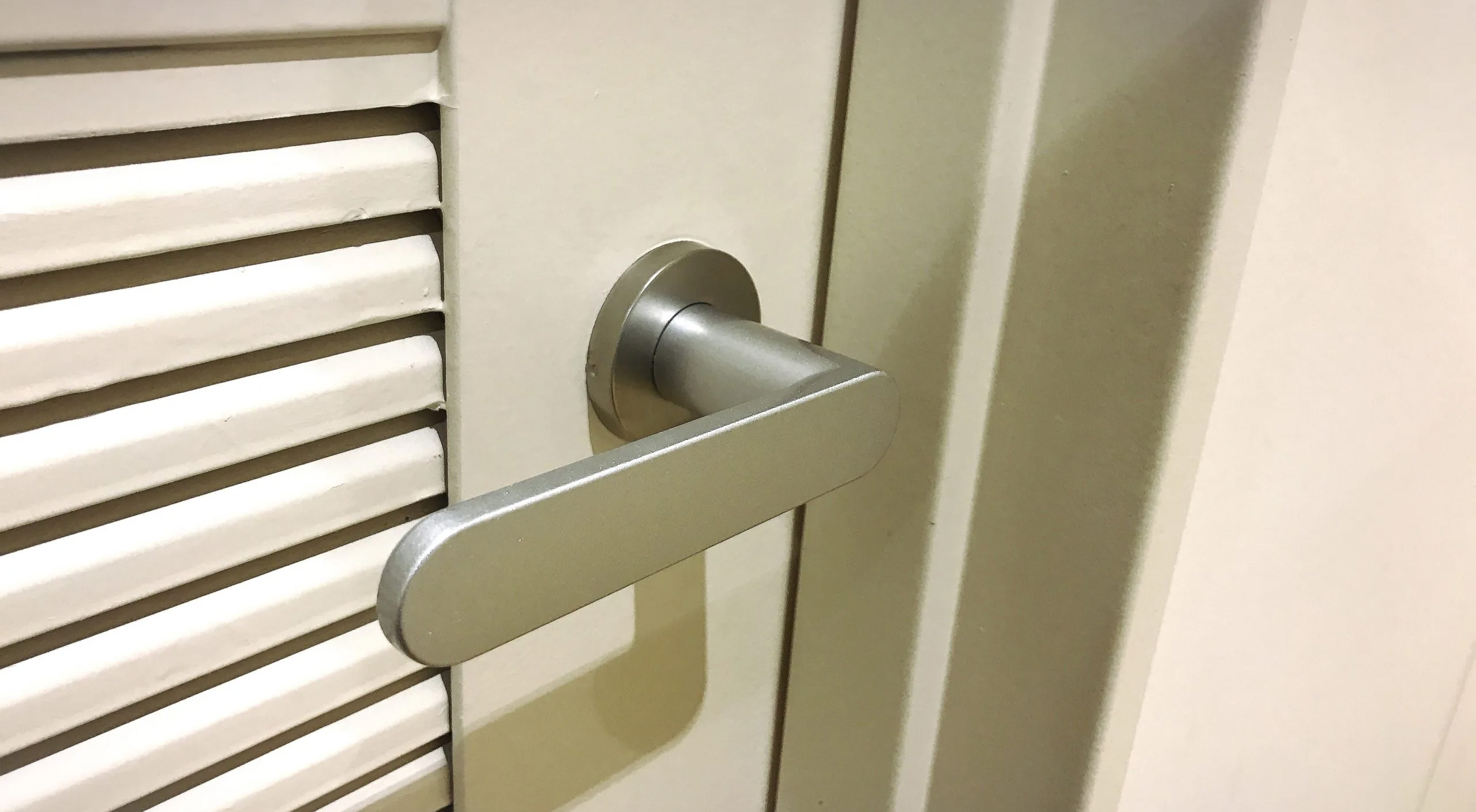 まずはドアから考える!【ウィルスに触れない】オフィスの形 まずはドアから考える!【ウィルスに触れない】オフィスの形